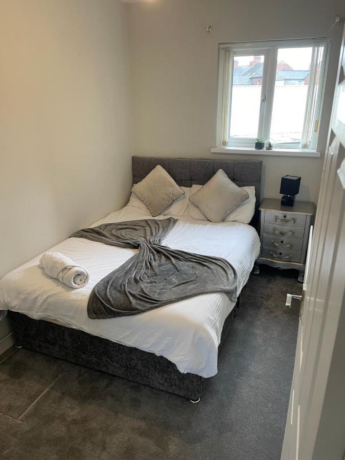 Fantastic Full 3 Bedroom Modern Apartment Belfast Eksteriør billede