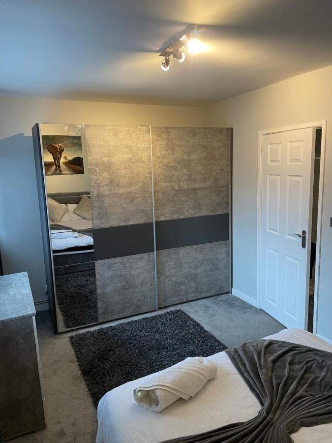 Fantastic Full 3 Bedroom Modern Apartment Belfast Eksteriør billede